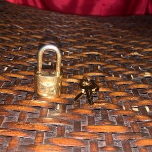 📌💥Classic Louis Vuitton Goldtone Hardware 🔐